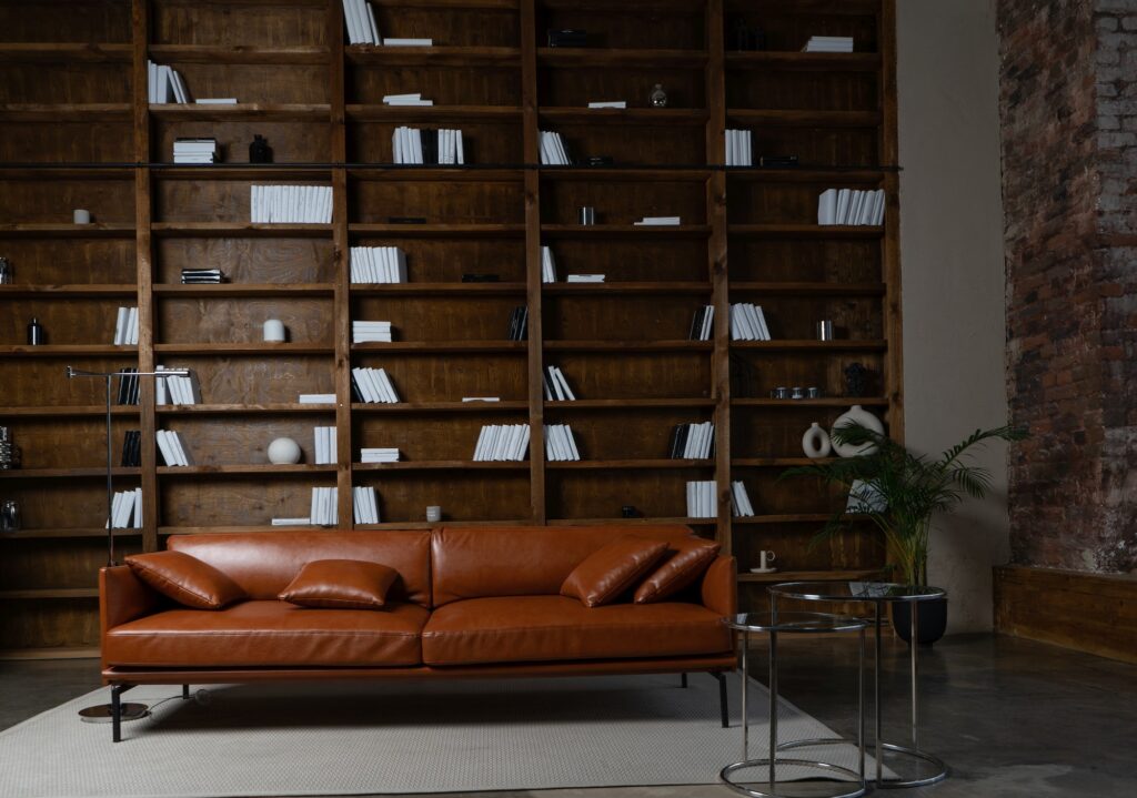 Lemari Buku Custom untuk Ruang Tamu