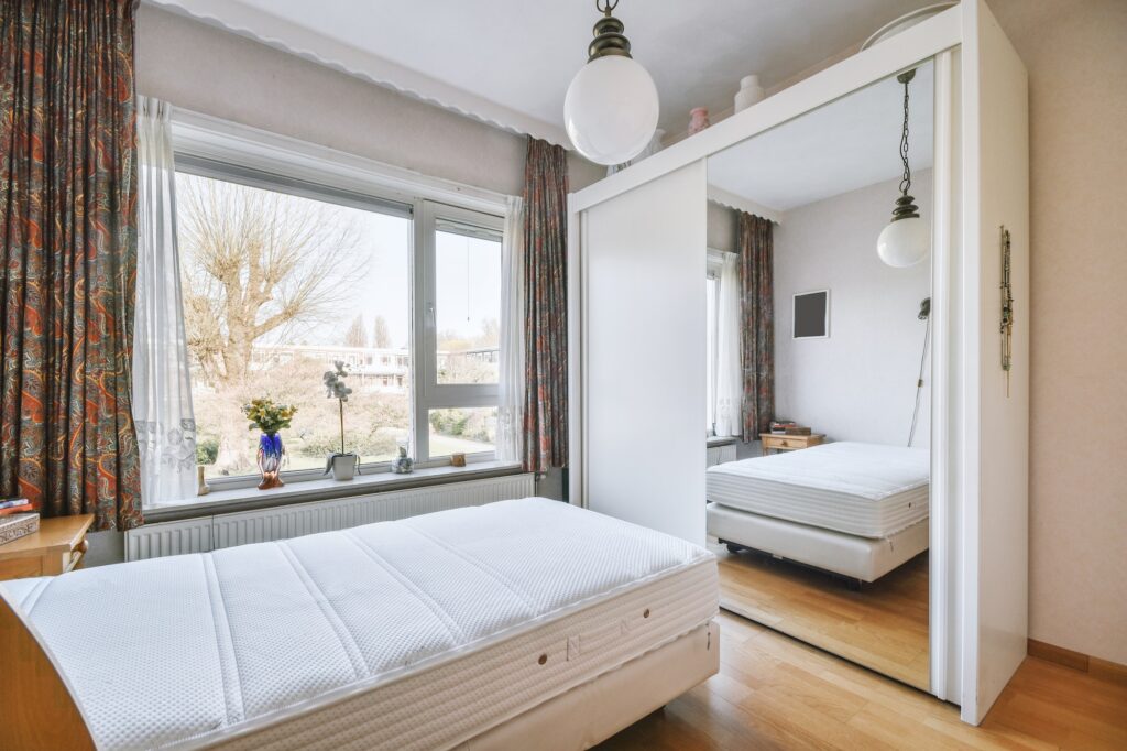 lemari pakaian custom